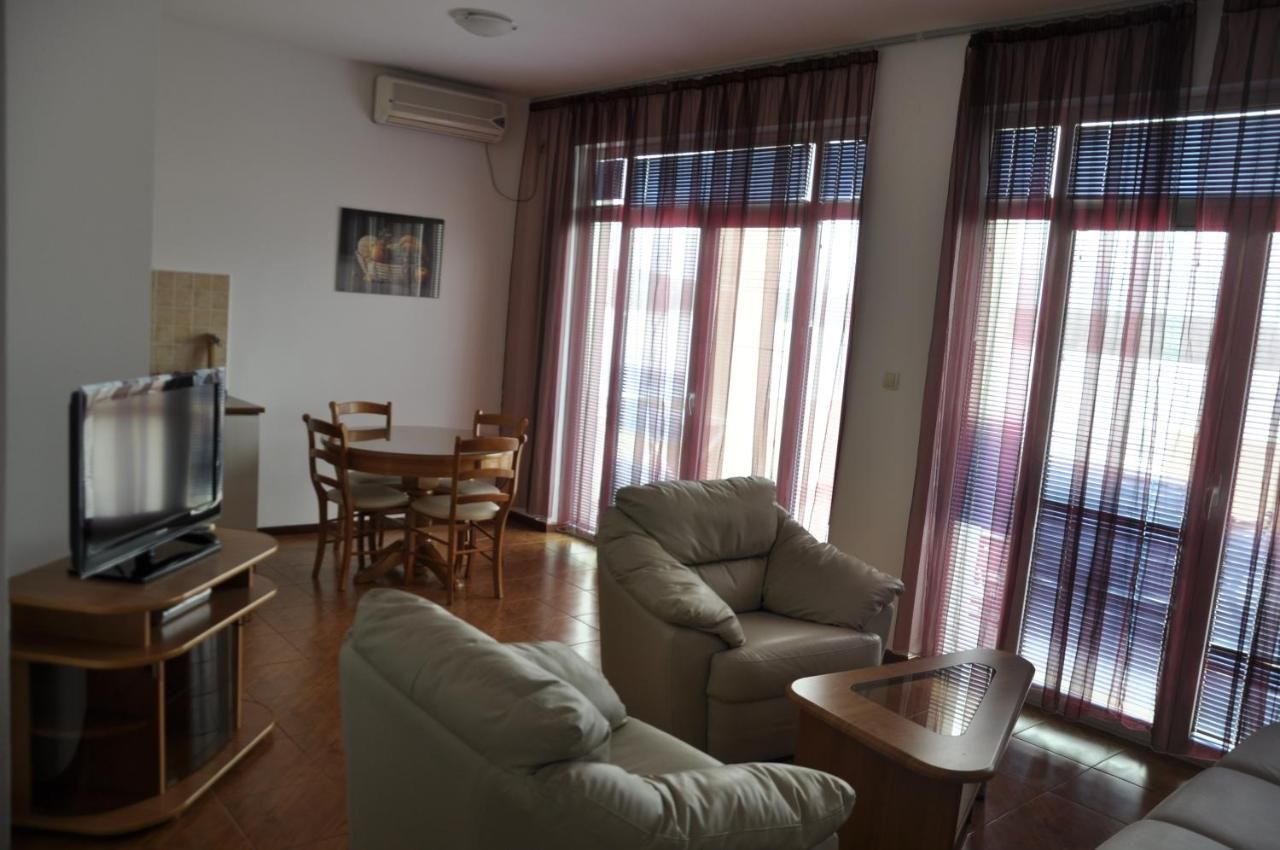 Апартаменты Apartments Adeona Тиват