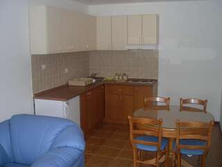 Апартаменты Apartments Adeona Тиват Апартаменты с 1 спальней и балконом с видом на море-4